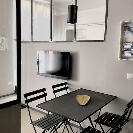 Brera Luxury Cozy Flat! Apartamento Milão Exterior foto